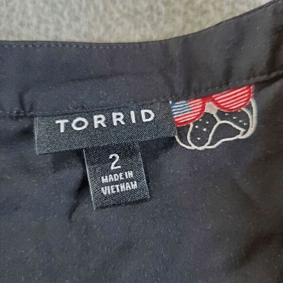 Torrid Top Womens Large Black Blouse French Bulldogs Sleeveless Button Front - Picture 3 of 10